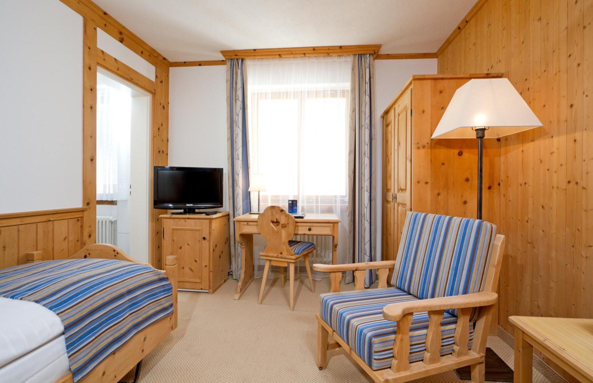 Edelweiss Swiss Quality Hotel Sils Maria Pokoj fotografie